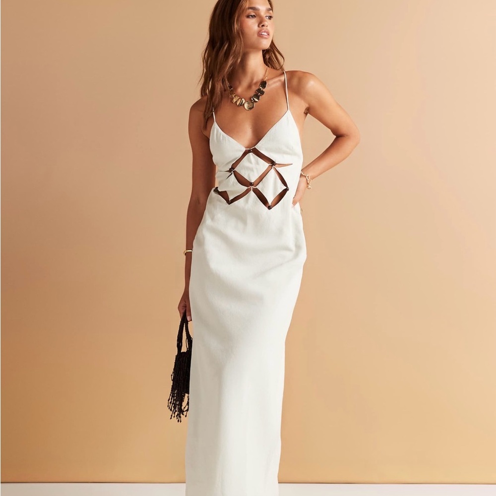 Elegant White Maxi Dress